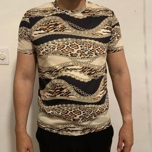 shirt in excellent condition size M